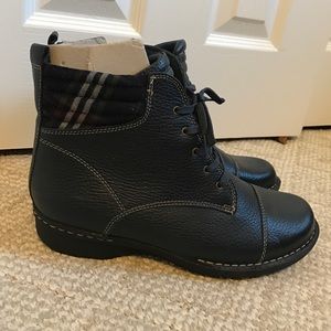 NEW CLARKS Whistle Bea Bootie